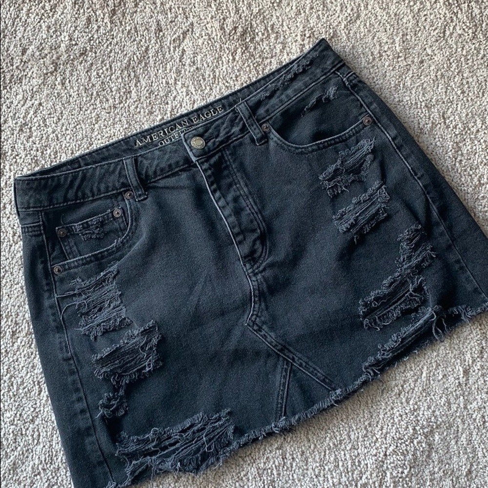 American eagle ripped black skirt